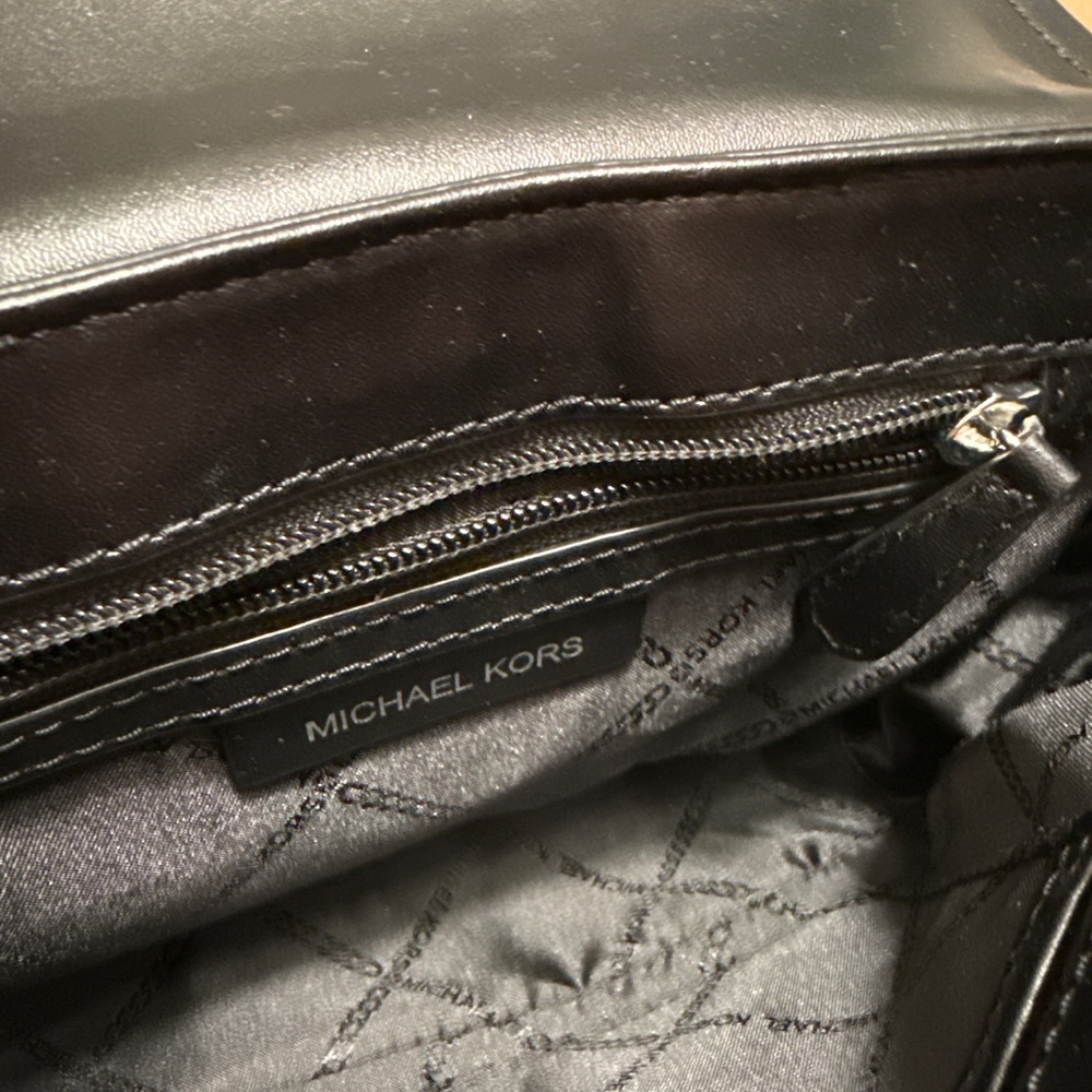 Michael Kors Black Shoulder Bag with Chain Strap - Picture 9 of 10